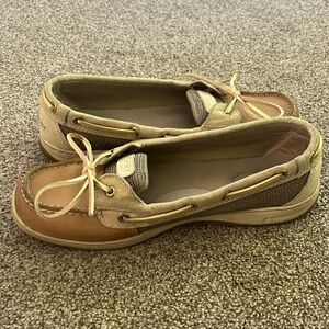 Sperry slip on shoes